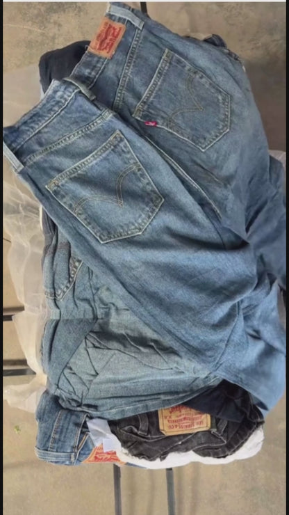 25X LADIES LEVIS PANTS